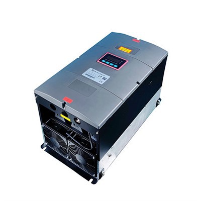 Trefasig tyristorspänningsregulator